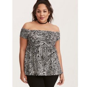 EUC Torrid plus size 5 black & white Paisley Print Off Shoulder Babydoll Top